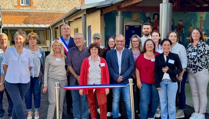 Inauguration de l'Ecole - Elus et employés municipaux (Crédit Francçois PUGNAIRE)